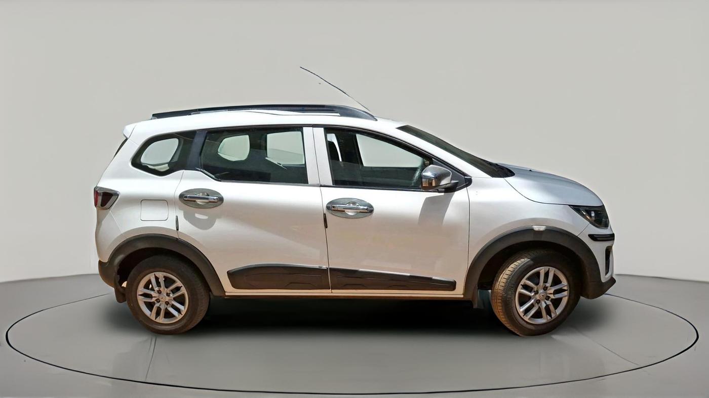 2021 Renault TRIBER RXL MT, Petrol, Manual, 29,850 km, exterior