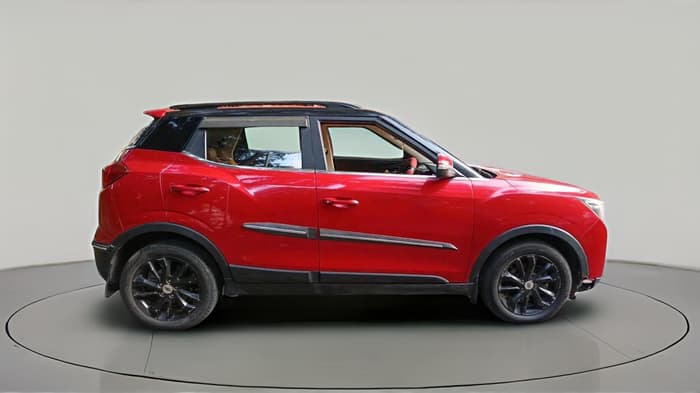 2019 Mahindra XUV300 W8 1.5 DIESEL AMT, Diesel, Automatic, 1,16,117 km, exterior
