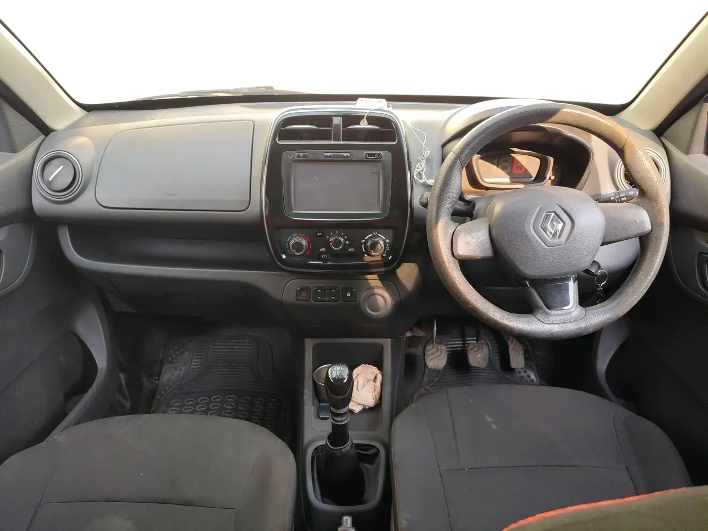 2016 Renault Kwid RXT 1.0, Petrol, Manual, 49,653 km, interior