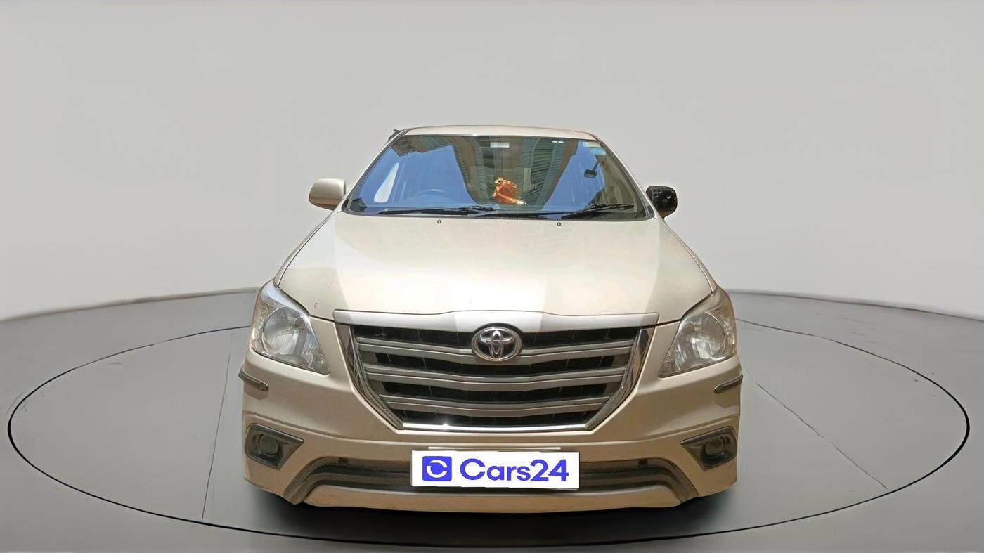 2015 Toyota Innova 2.5 GX 7 STR, Diesel, Manual, 1,40,000 km, exterior