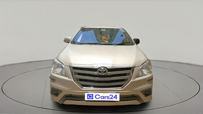 2015 Toyota Innova 2.5 GX 7 STR, Diesel, Manual, 1,40,000 km, exterior