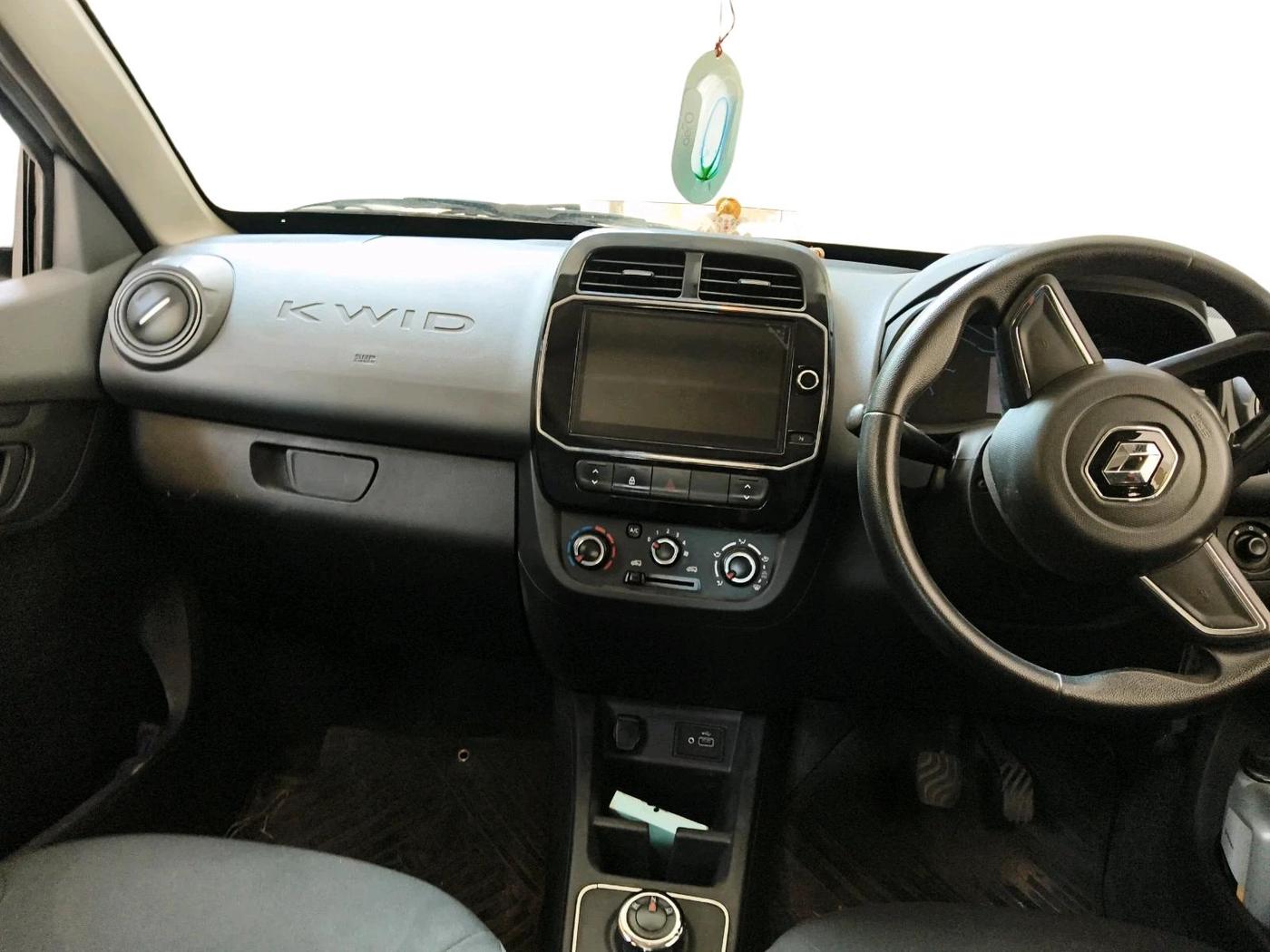 2022 Renault Kwid RXT 1.0 AMT (O), Petrol, Automatic, 50,173 km, interior