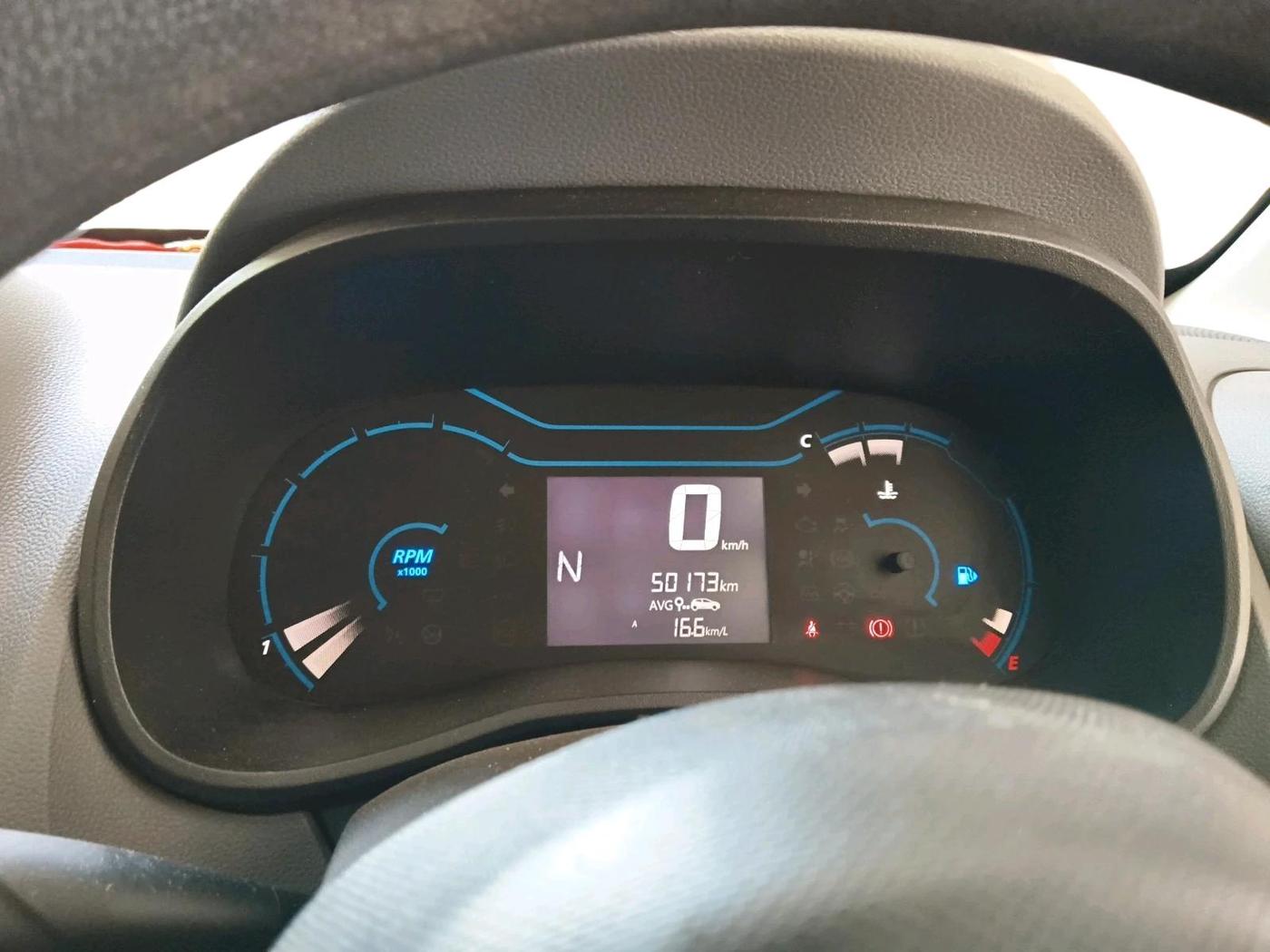 2022 Renault Kwid RXT 1.0 AMT (O), Petrol, Automatic, 50,173 km, interior