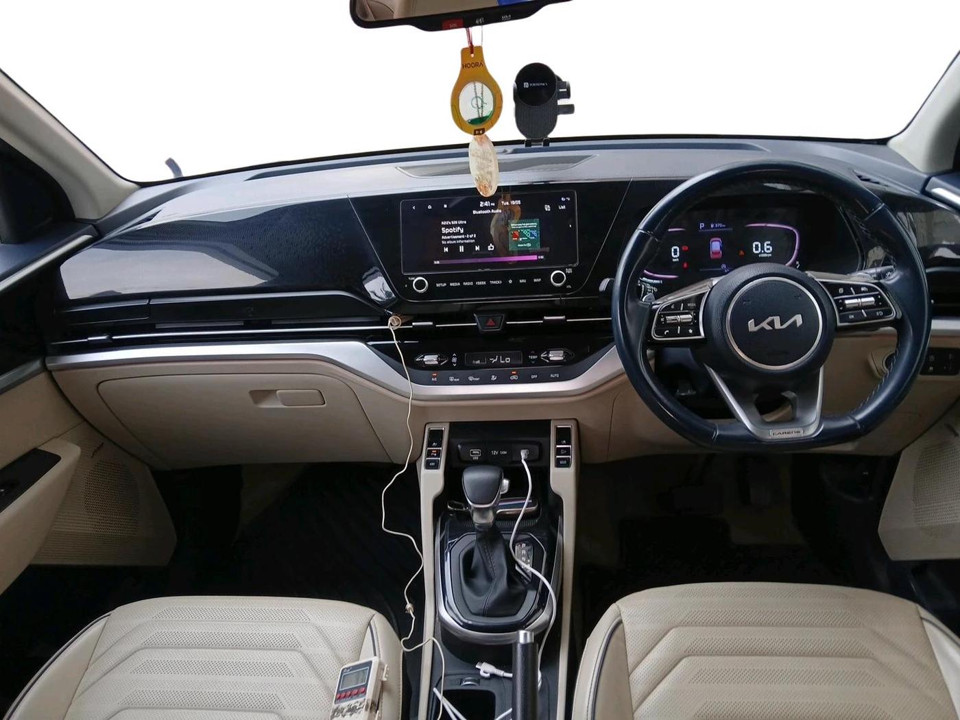 2023 KIA CARENS LUXURY PLUS 1.5 TURBO PETROL DCT 7 STR, Petrol, Automatic, 46,934 km, interior
