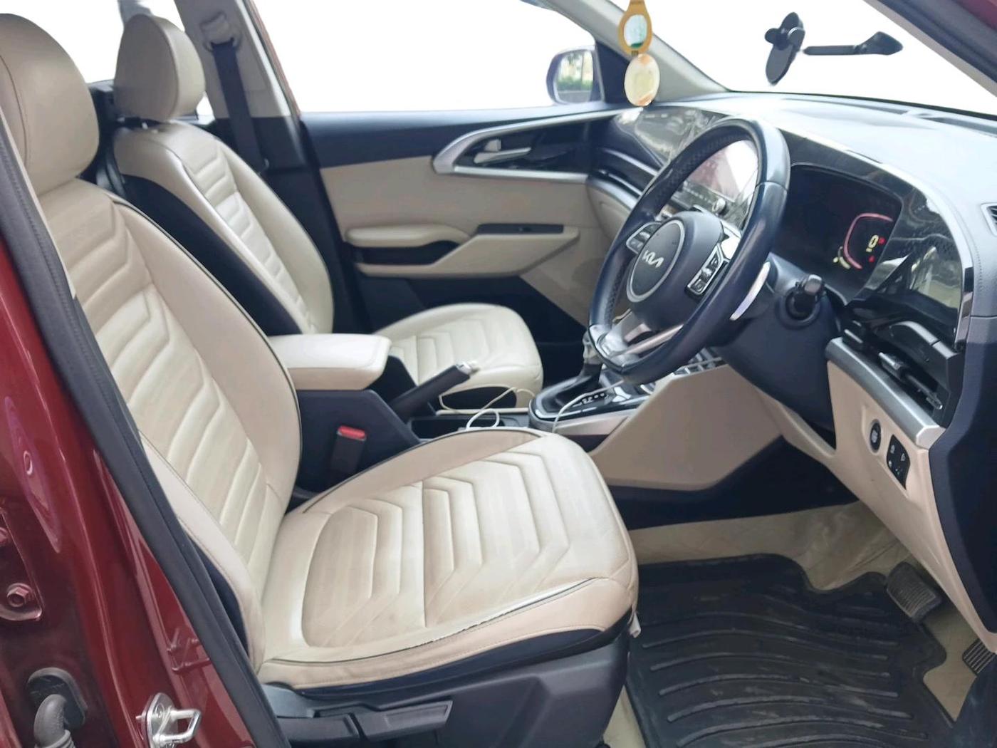 2023 KIA CARENS LUXURY PLUS 1.5 TURBO PETROL DCT 7 STR, Petrol, Automatic, 46,934 km, interior