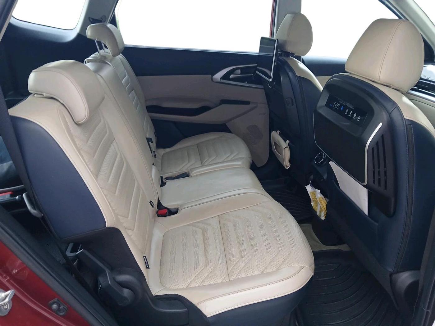 2023 KIA CARENS LUXURY PLUS 1.5 TURBO PETROL DCT 7 STR, Petrol, Automatic, 46,934 km, interior