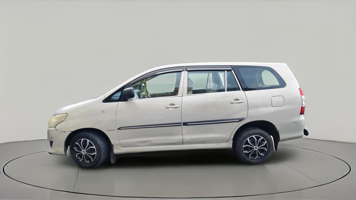 2012 Toyota Innova 2.5 G 7 STR, Diesel, Manual, 2,12,820 km, exterior