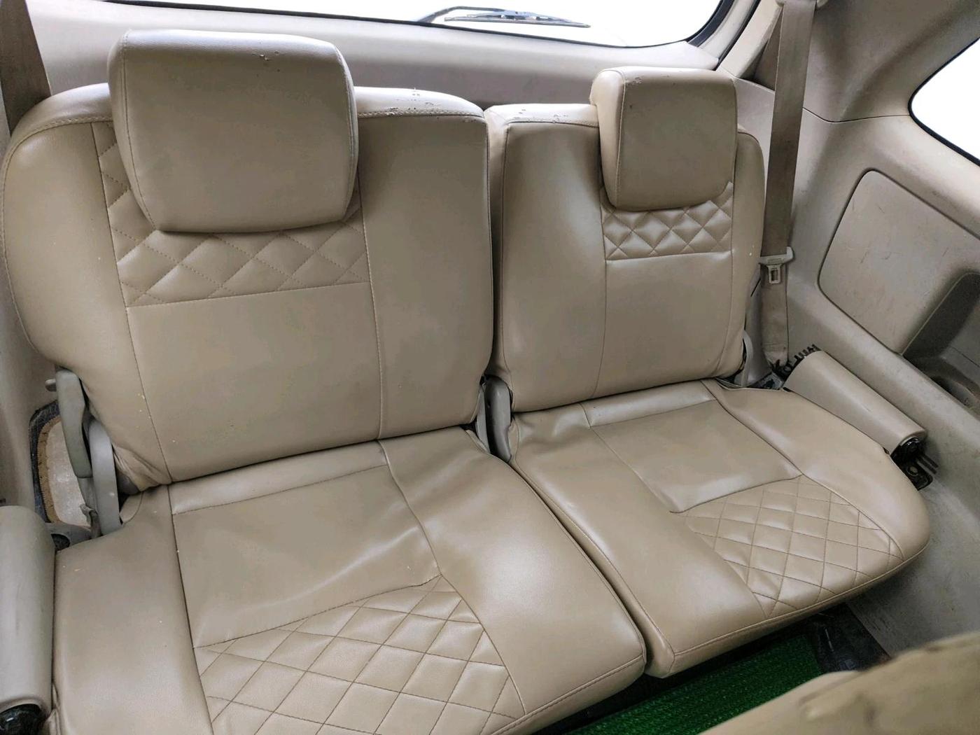 2012 Toyota Innova 2.5 G 7 STR, Diesel, Manual, 2,12,820 km, interior