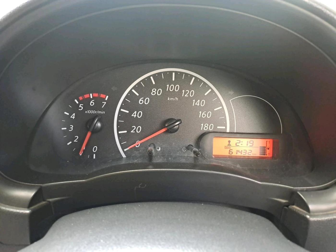 2017 Nissan Micra Active XV, Petrol, Manual, 61,432 km, interior