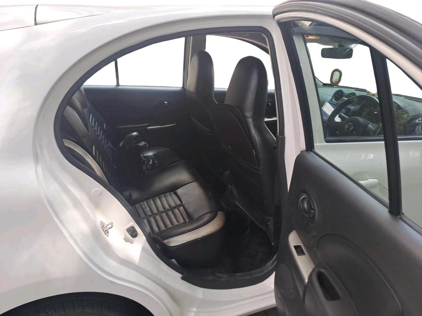 2017 Nissan Micra Active XV, Petrol, Manual, 61,432 km, interior