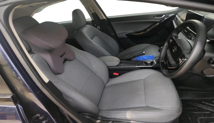 2025 Tata NEXON FEARLESS + SUNROOF DUAL TONE 1.5 DIESEL, Diesel, Manual, 1,124 km, interior