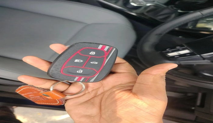 2025 Tata NEXON FEARLESS + SUNROOF DUAL TONE 1.5 DIESEL, Diesel, Manual, 1,124 km, interior