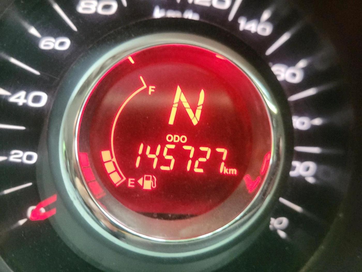 2014 Mahindra XUV500 W6, Diesel, Manual, 1,45,727 km, interior
