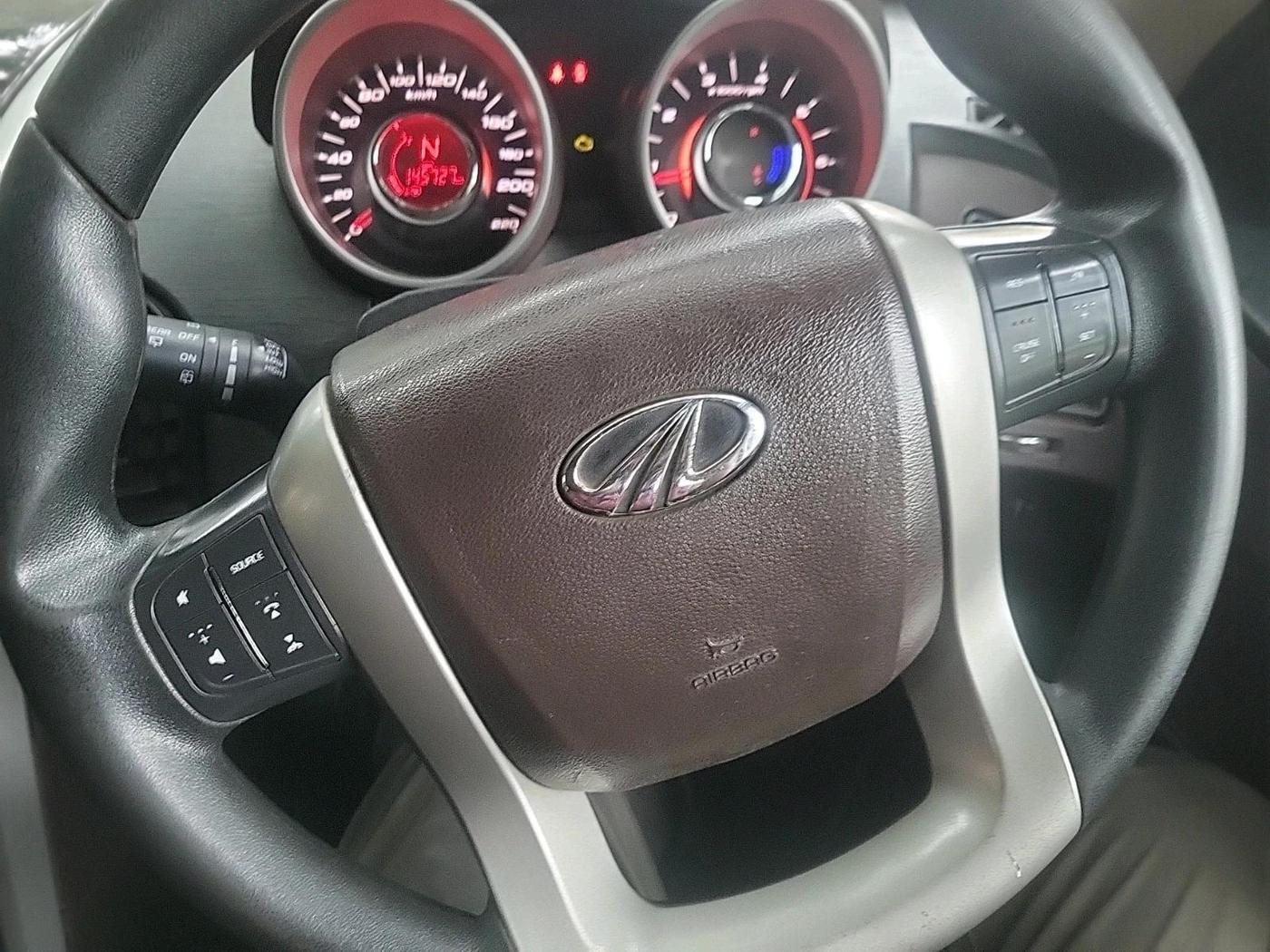 2014 Mahindra XUV500 W6, Diesel, Manual, 1,45,727 km, interior
