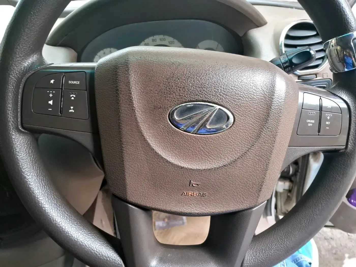 2012 Mahindra Xylo E8 ABS AIRBAG BS-III, Diesel, Manual, 95,035 km, interior