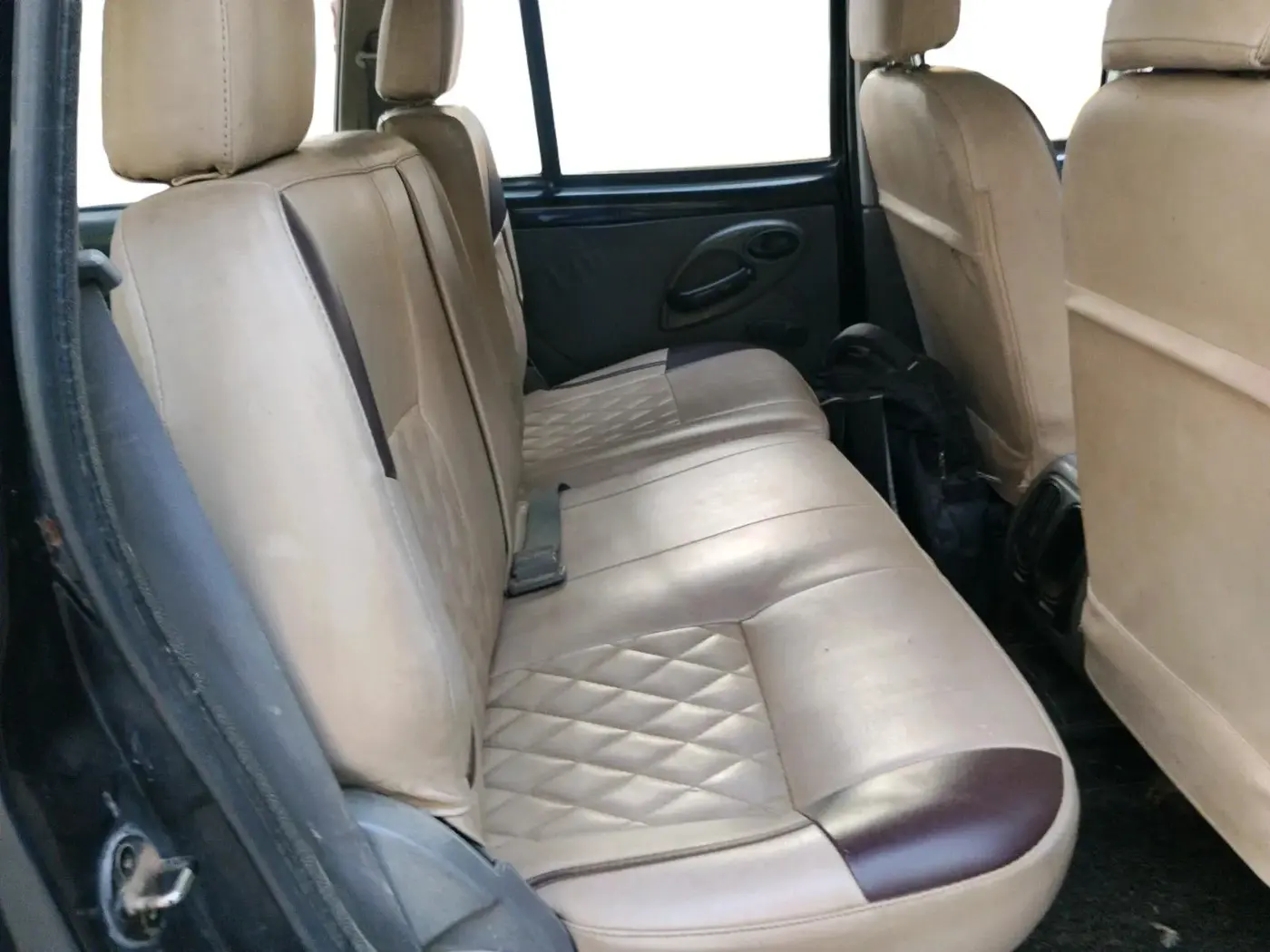 2005 Mahindra Scorpio 2.6 SLX CRDE, Diesel, Manual, 2,52,894 km, interior