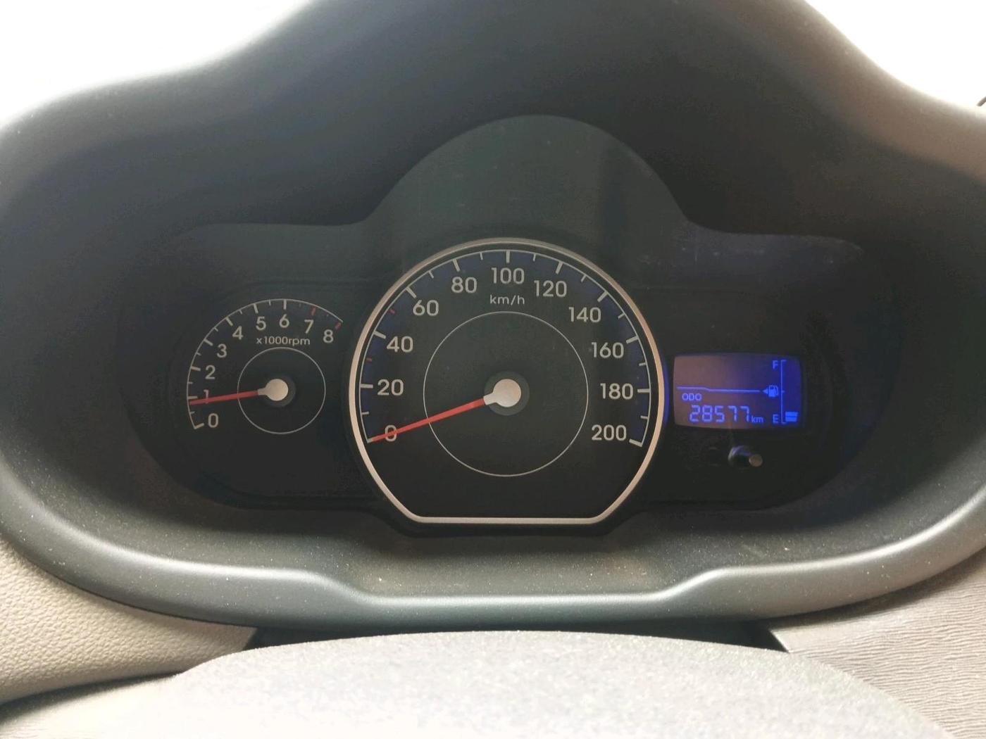 2012 Hyundai i10 MAGNA 1.2, Petrol, Manual, 28,577 km, interior