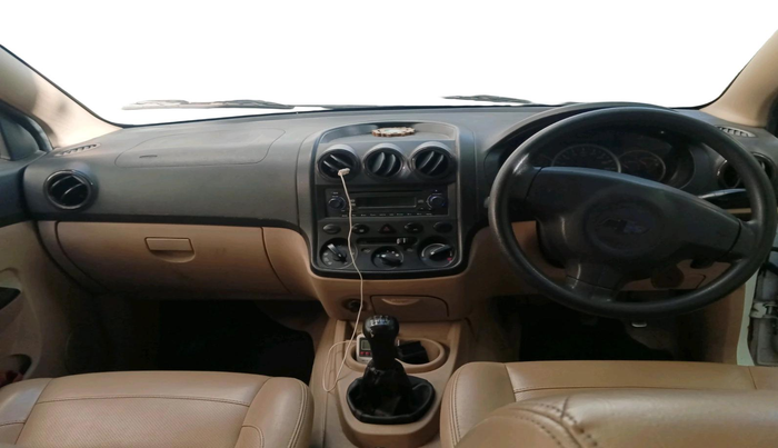 2013 Chevrolet Enjoy 1.4 LTZ 7 STR, Petrol, Manual, 39,851 km, interior