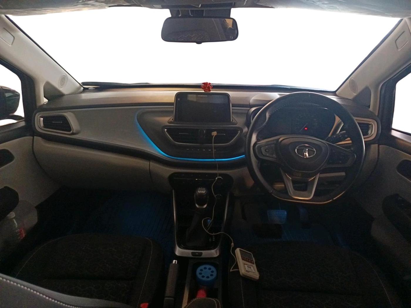 2023 Tata ALTROZ XZA + SUNROOF, Petrol, Automatic, 7,500 km, interior