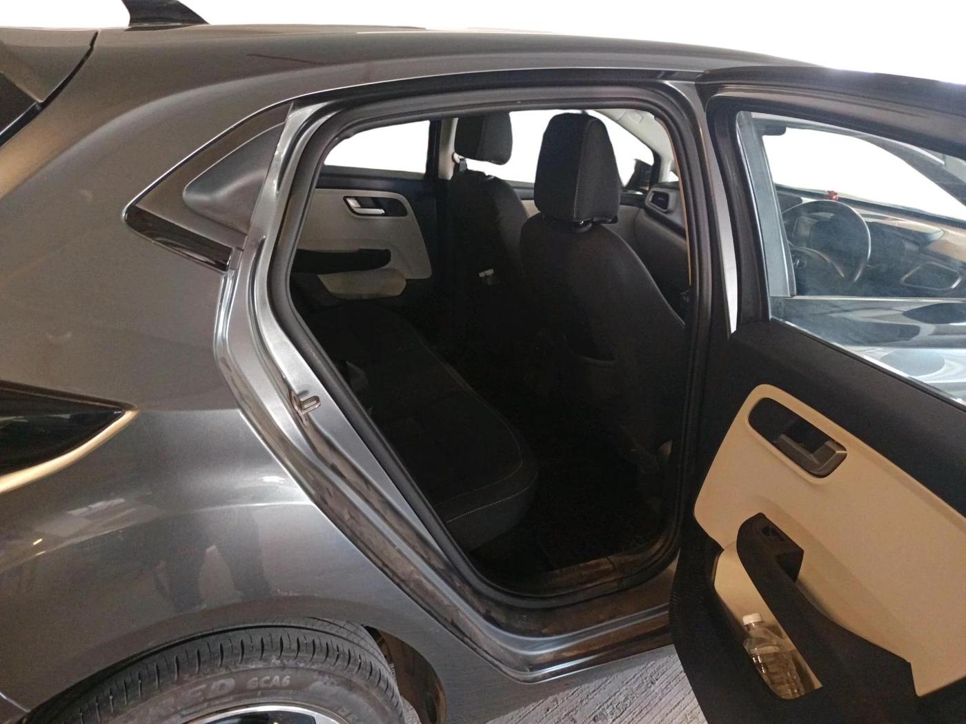 2023 Tata ALTROZ XZA + SUNROOF, Petrol, Automatic, 7,500 km, interior
