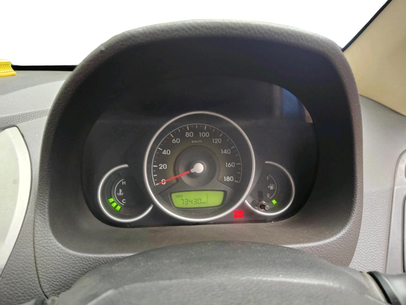 2012 Hyundai Eon MAGNA +, Petrol, Manual, 73,430 km, interior