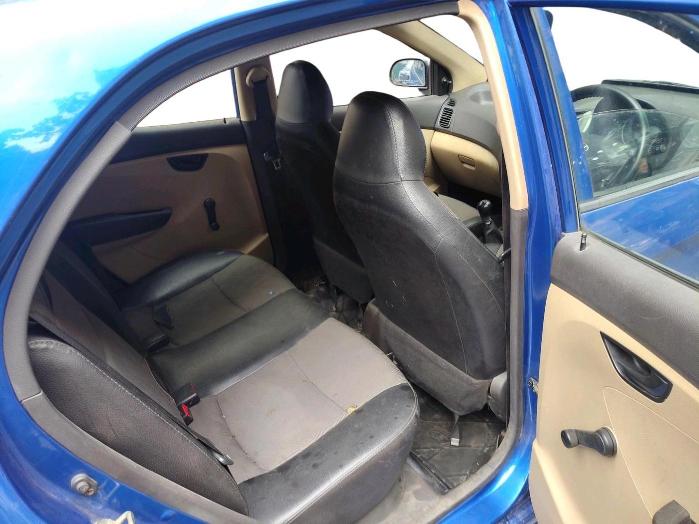 2012 Hyundai Eon MAGNA +, Petrol, Manual, 73,430 km, interior