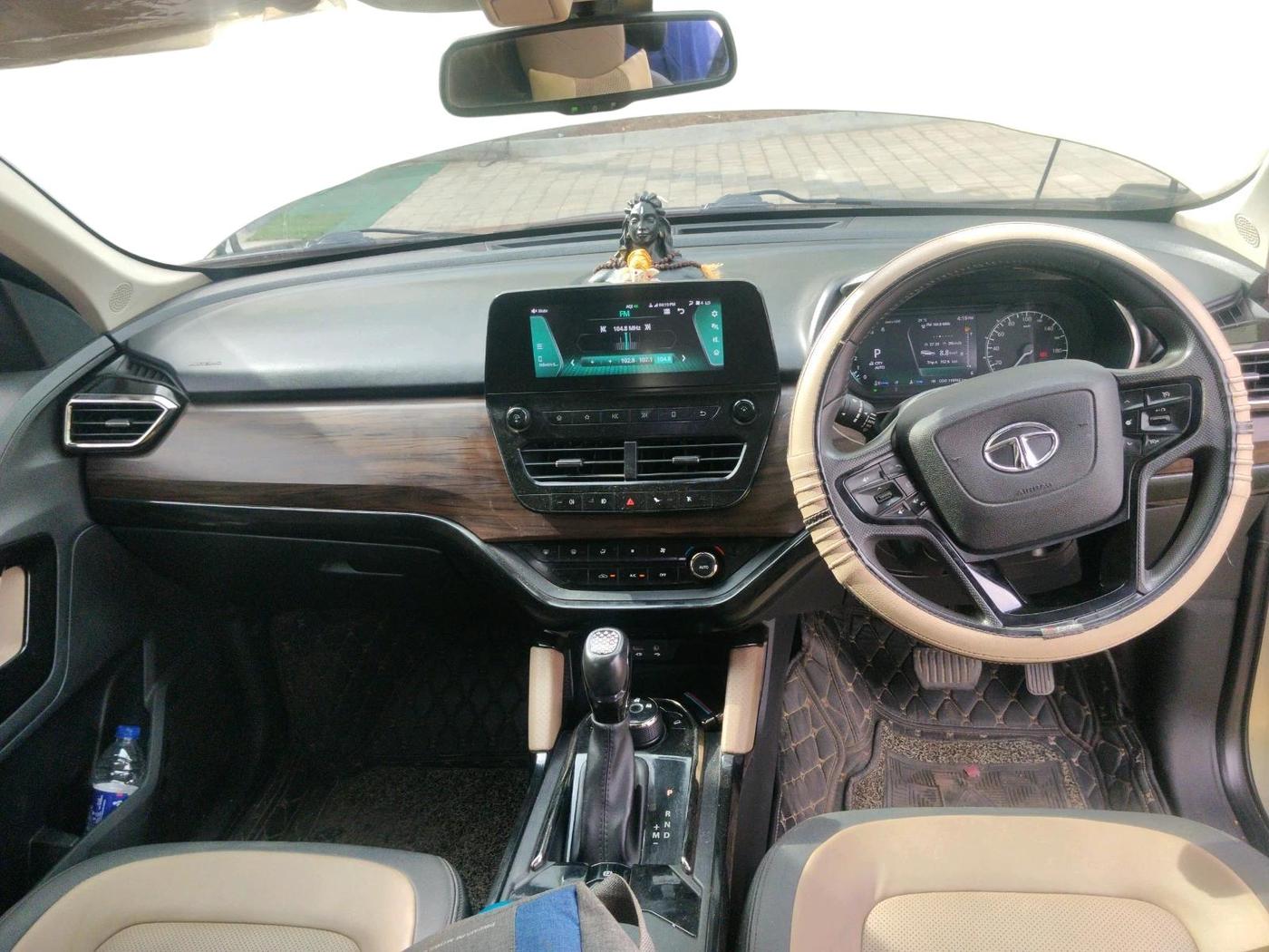 2022 Tata Safari XZA PLUS KAZIRANGA, Diesel, Automatic, 1,10,743 km, interior
