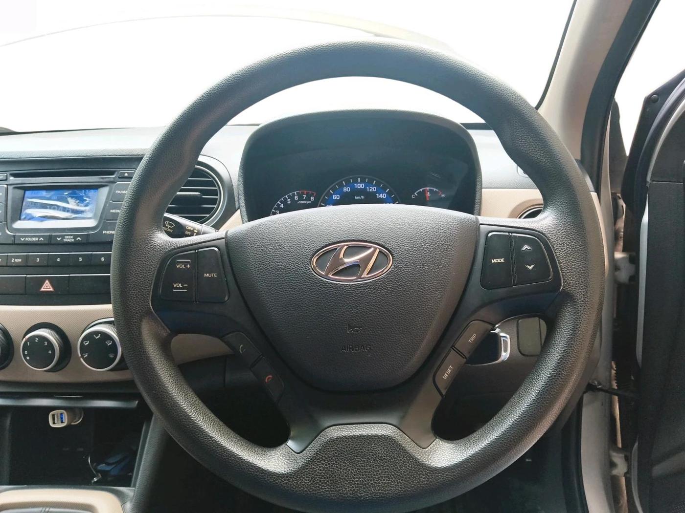 2015 Hyundai Xcent SX 1.2, Petrol, Manual, 41,563 km, interior