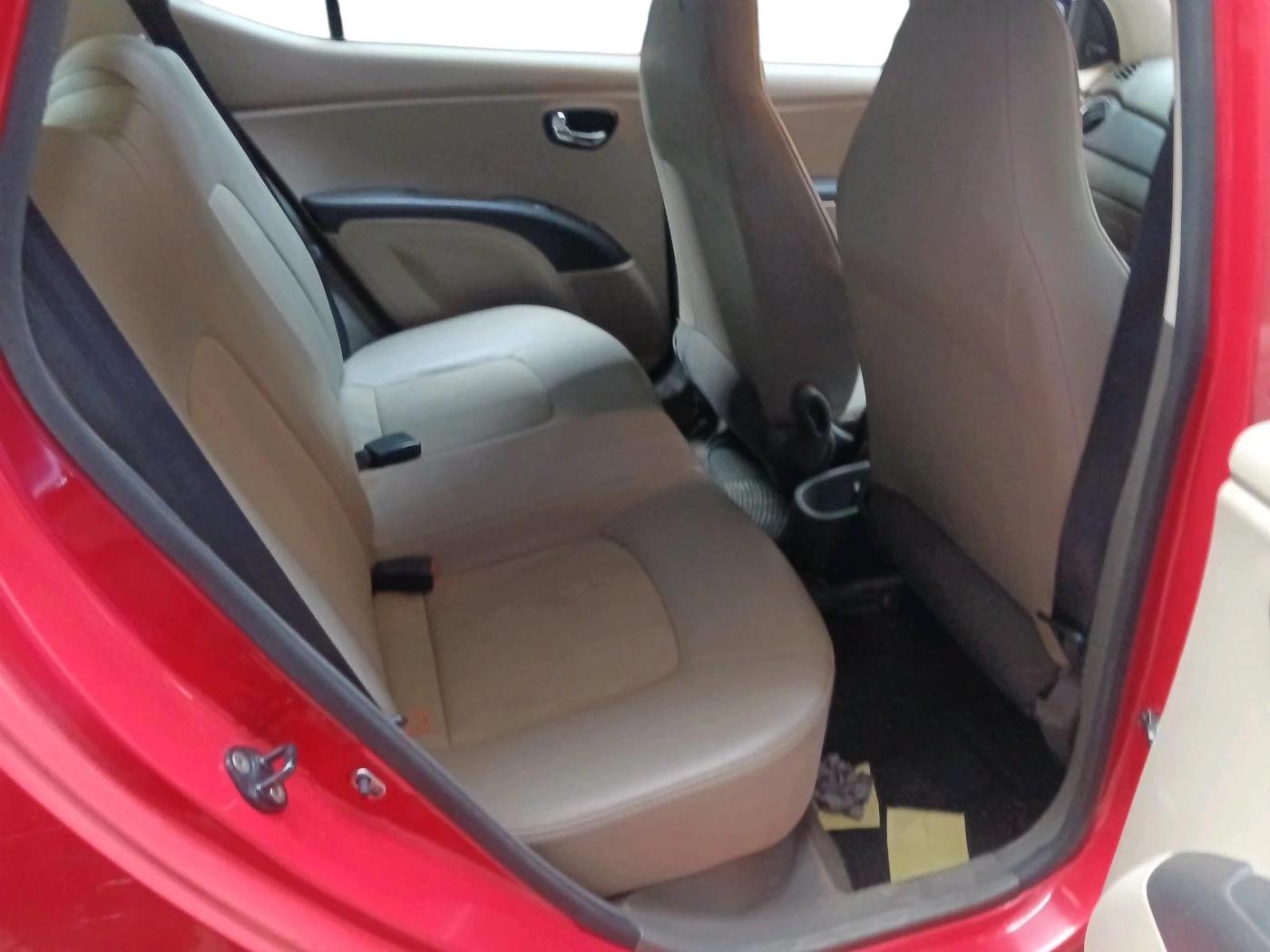 2012 Hyundai i10 MAGNA 1.1, CNG, Manual, 51,764 km, interior