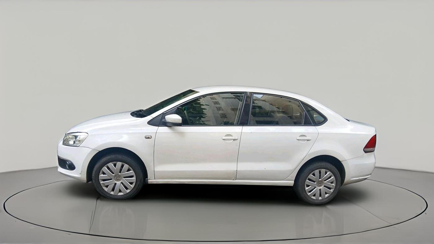 2013 Volkswagen Vento COMFORTLINE 1.6, Petrol, Manual, 1,46,482 km, exterior