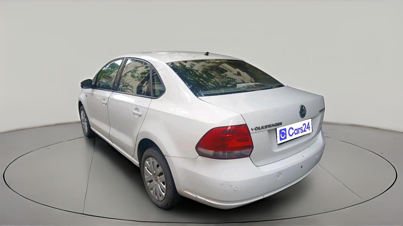 2013 Volkswagen Vento COMFORTLINE 1.6, Petrol, Manual, 1,46,482 km, exterior