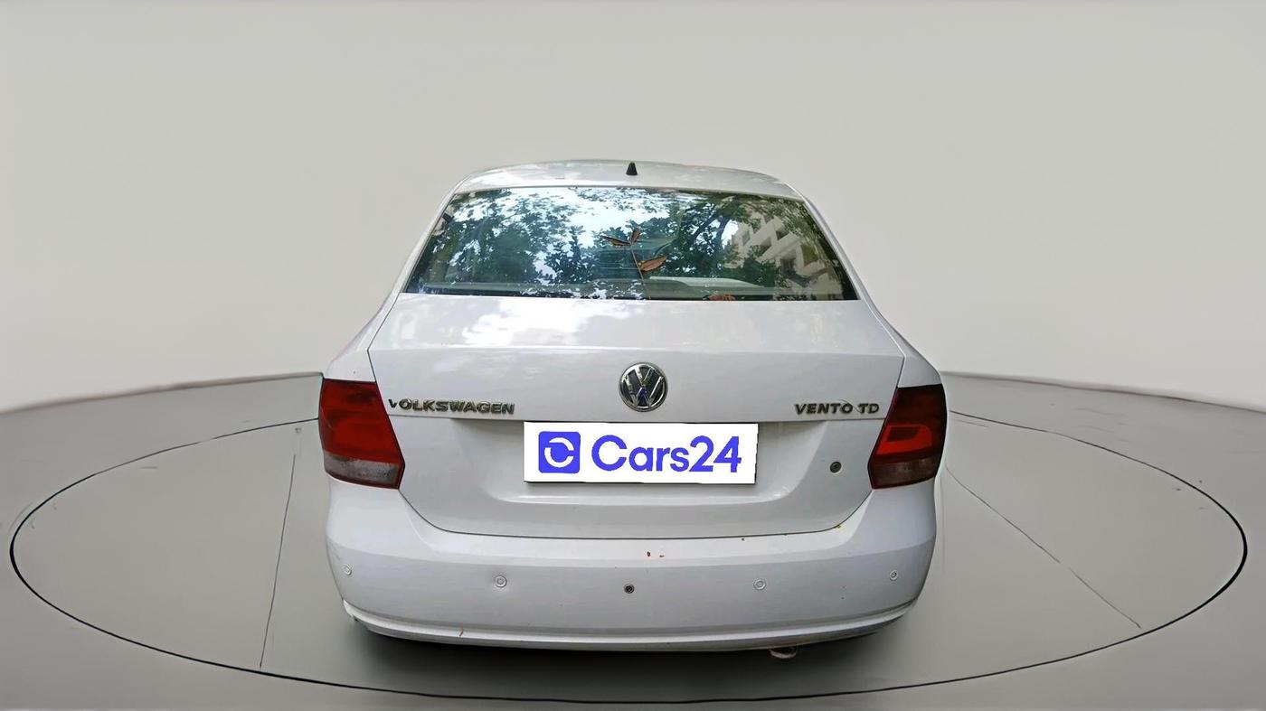2013 Volkswagen Vento COMFORTLINE 1.6, Petrol, Manual, 1,46,482 km, exterior