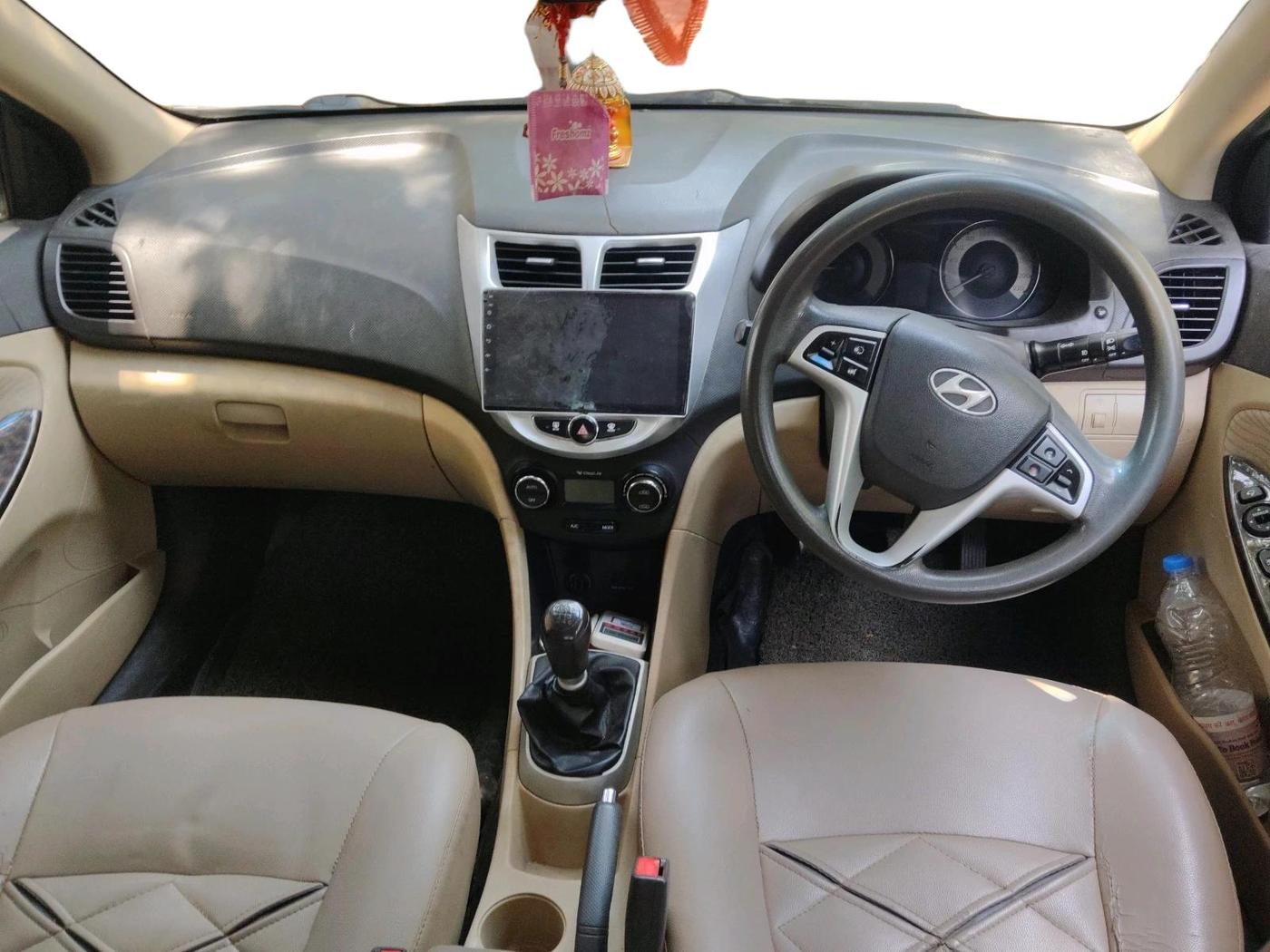 2011 Hyundai Verna FLUIDIC 1.6 CRDI SX, Diesel, Manual, 86,652 km, interior