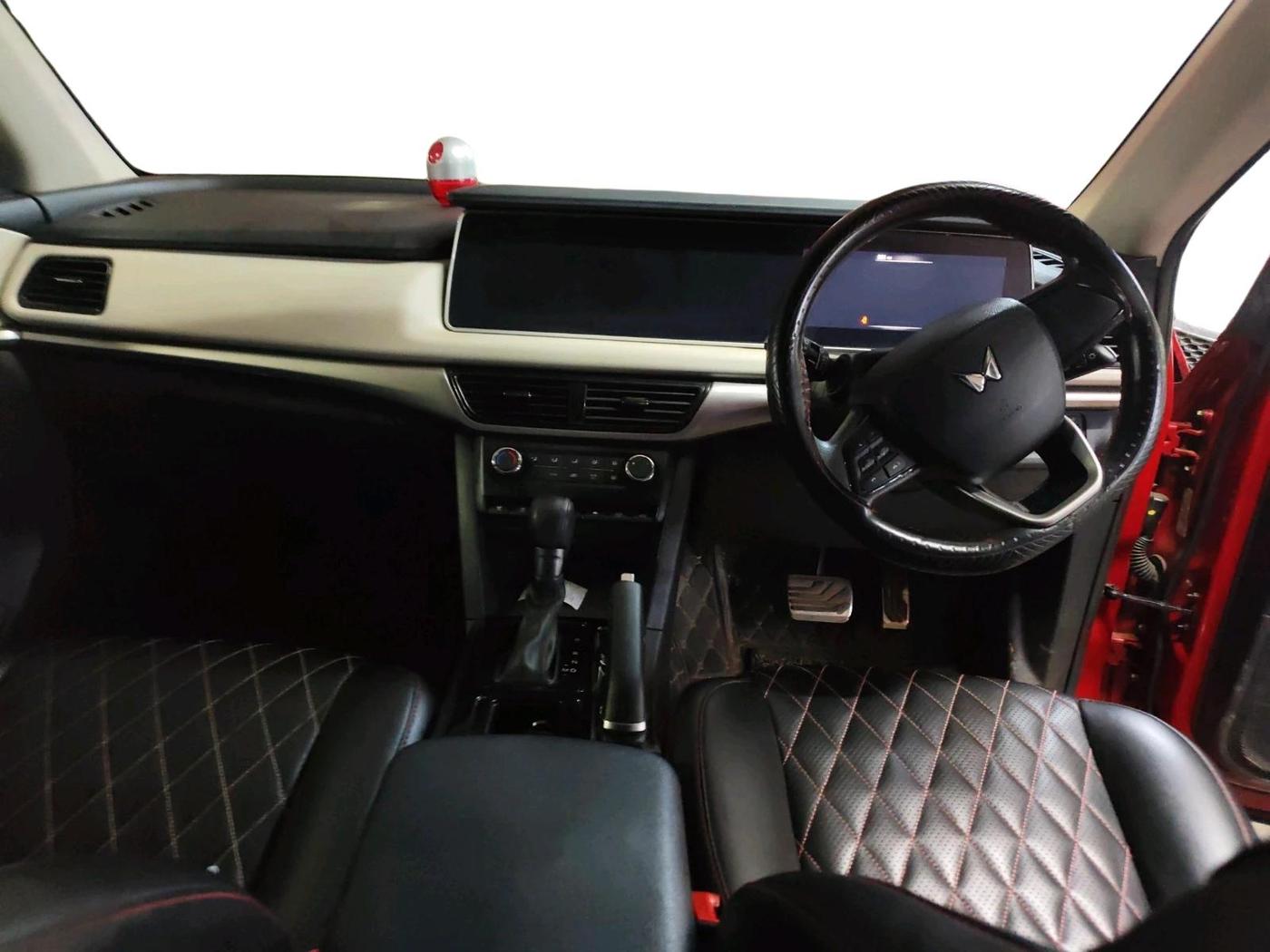 2023 Mahindra XUV700 AX 5 D AT 7 STR, Diesel, Automatic, 79,028 km, interior