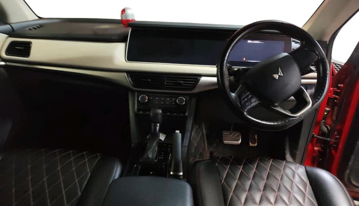 2023 Mahindra XUV700 AX 5 D AT 7 STR, Diesel, Automatic, 79,028 km, interior