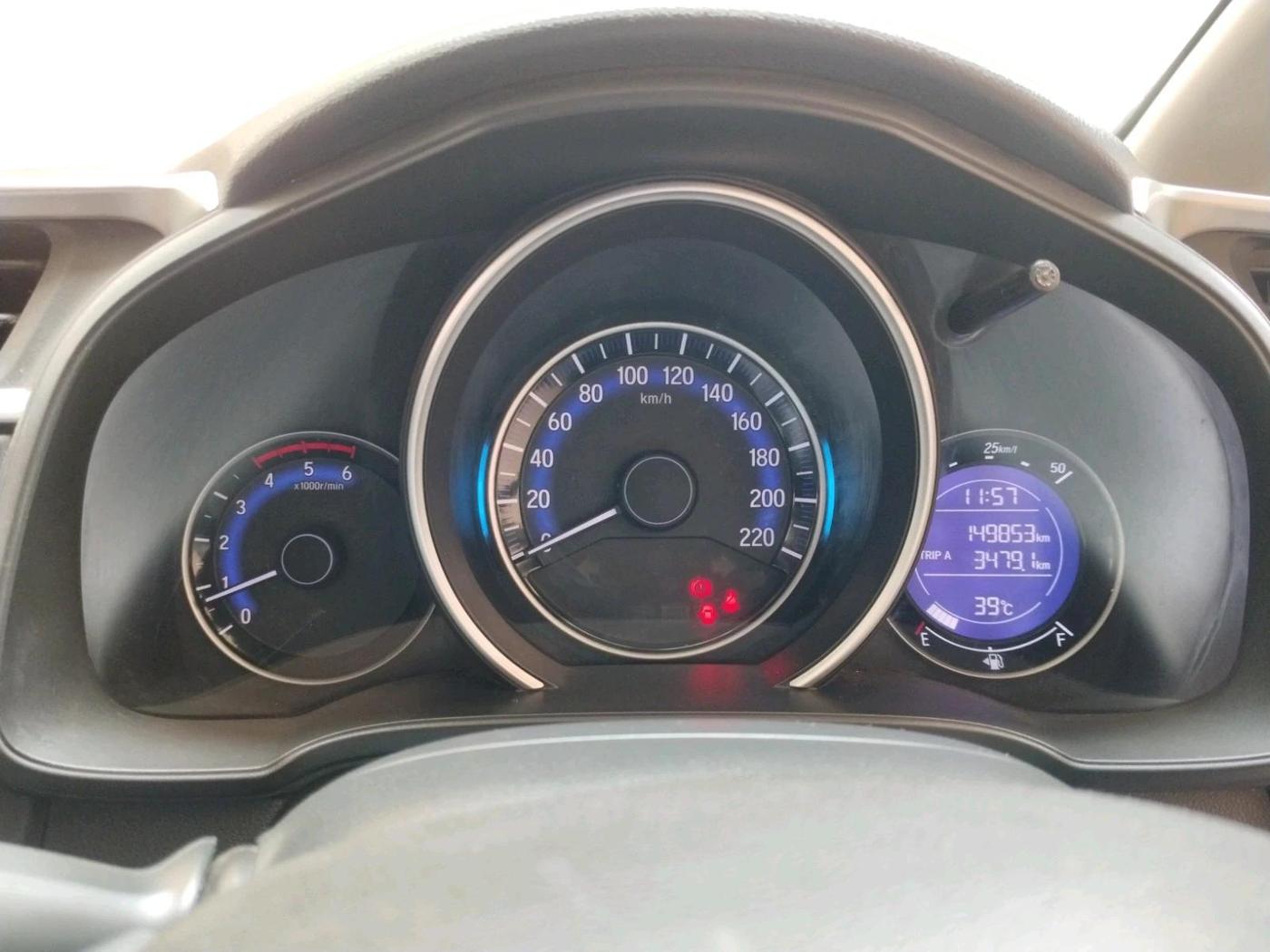 2018 Honda WR-V 1.5L I-DTEC VX MT, Diesel, Manual, 1,50,000 km, interior
