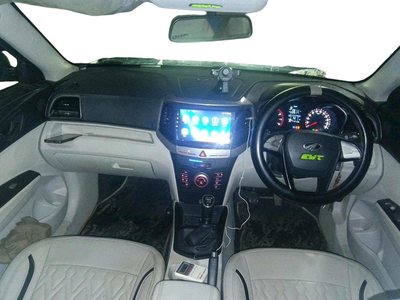 2019 Mahindra XUV300 W6 1.2 PETROL, Petrol, Manual, 47,128 km, interior