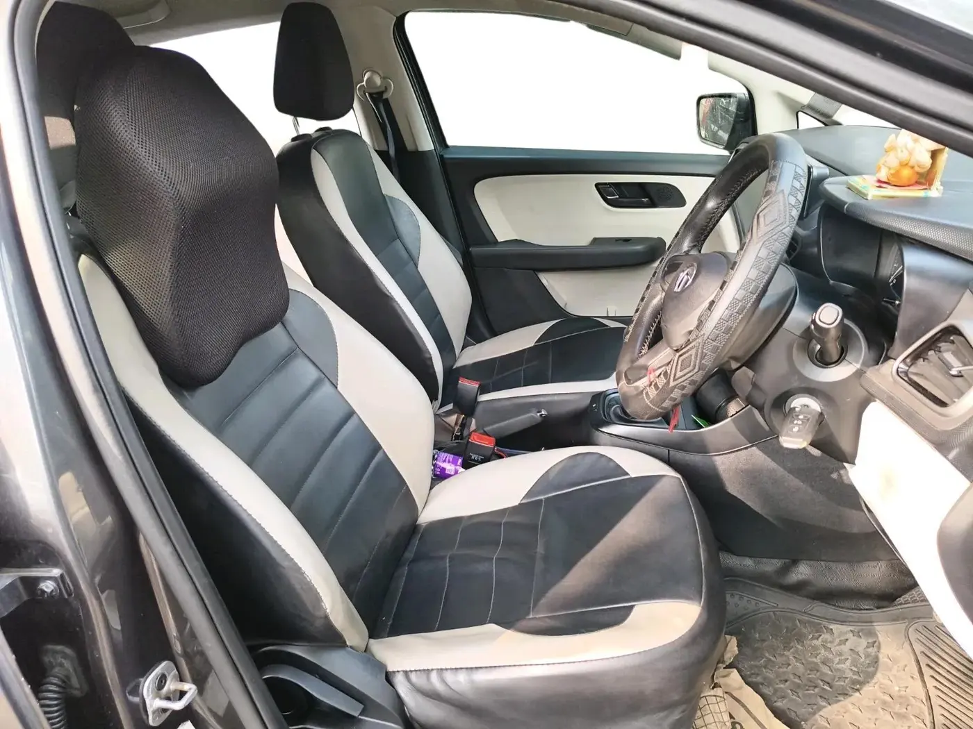 2021 Tata ALTROZ XE PETROL, Petrol, Manual, 49,738 km, interior