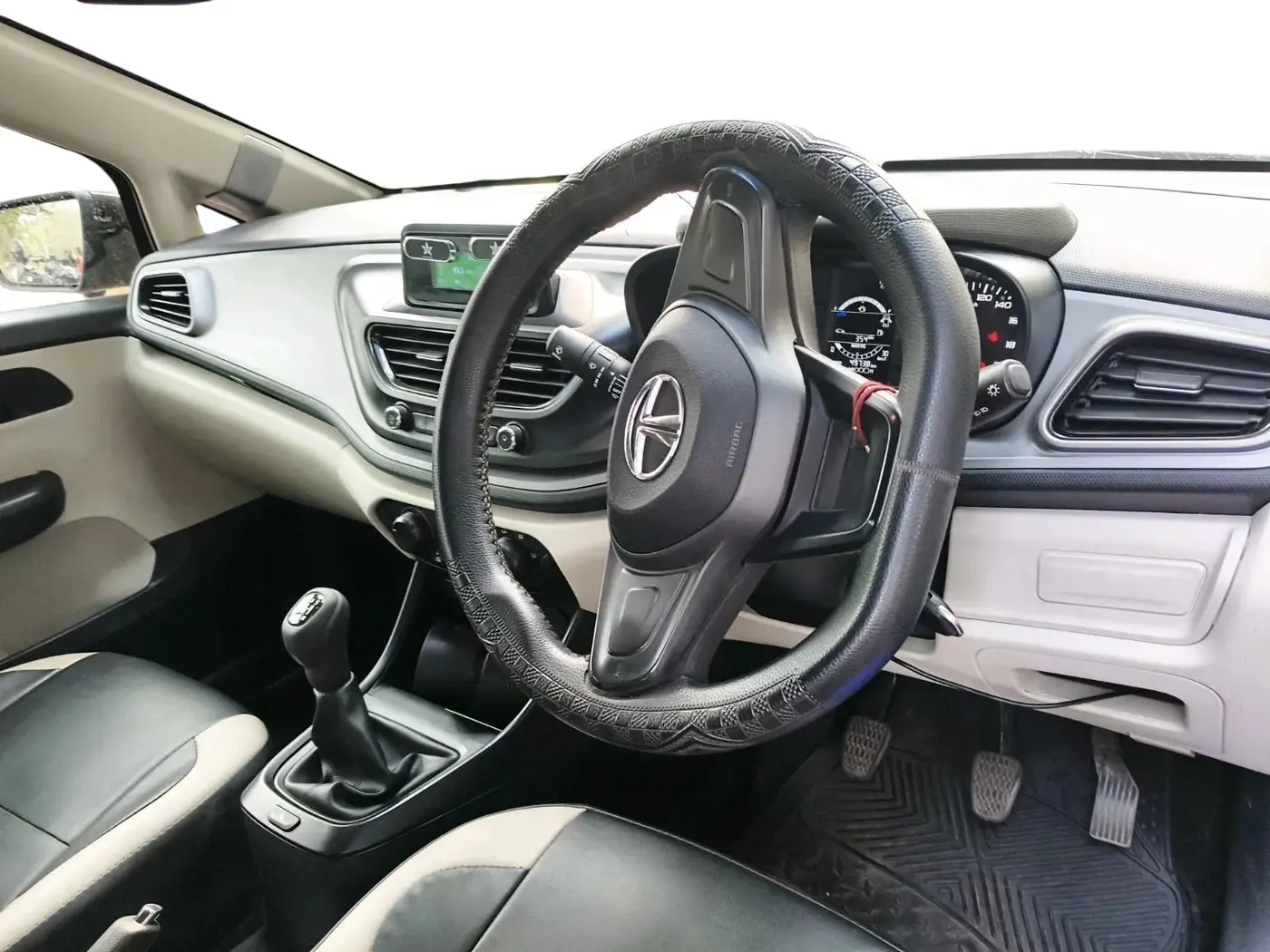2021 Tata ALTROZ XE PETROL, Petrol, Manual, 49,738 km, interior