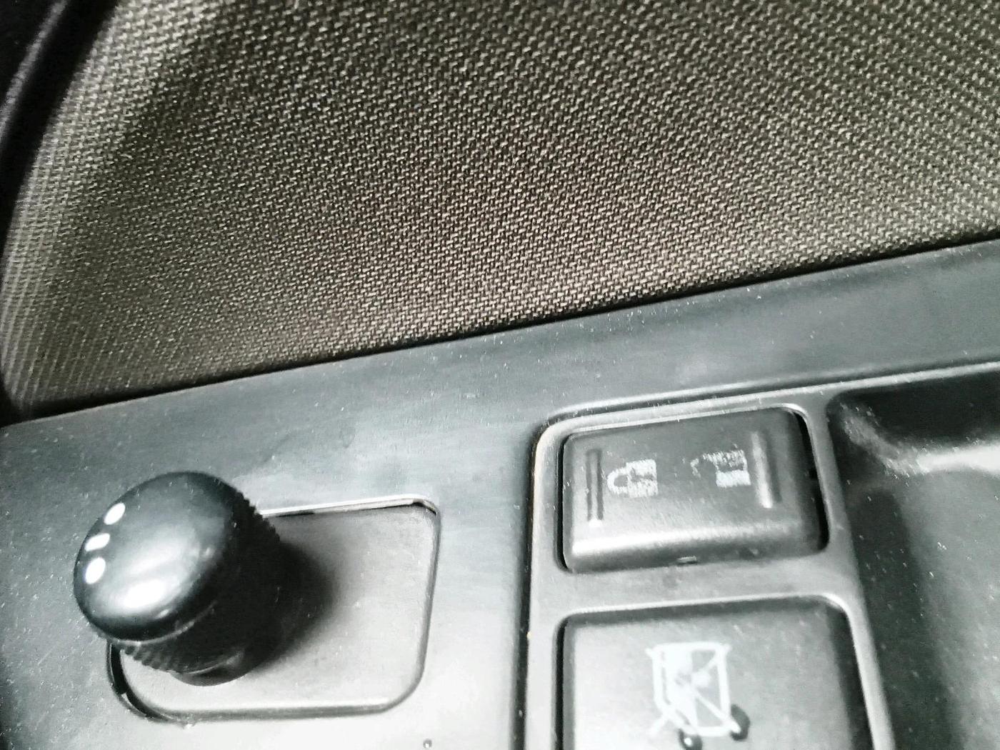 2012 Maruti Swift VXI, CNG, Manual, 1,42,004 km, interior