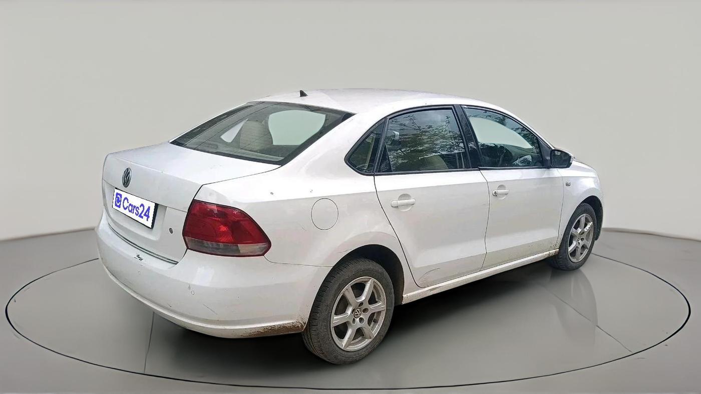 2013 Volkswagen Vento HIGHLINE 1.6 MPI, Petrol, Manual, 62,983 km, exterior