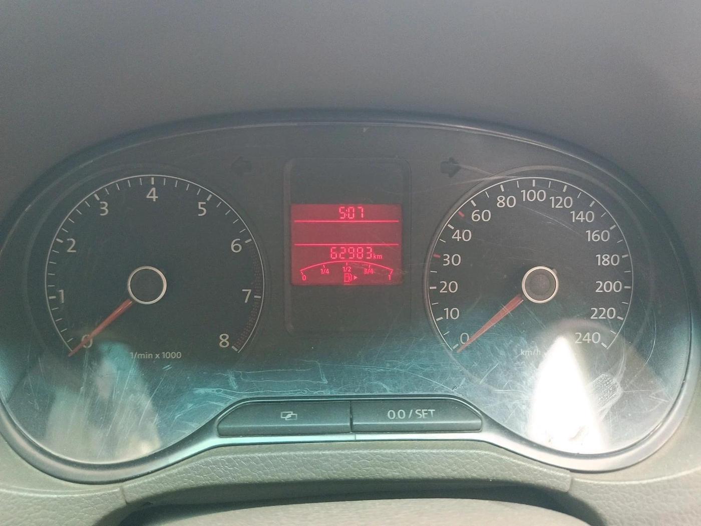 2013 Volkswagen Vento HIGHLINE 1.6 MPI, Petrol, Manual, 62,983 km, interior