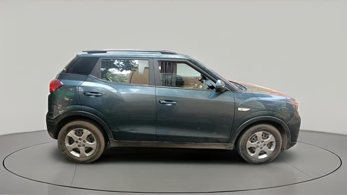 2022 Mahindra XUV300 W6 1.5 DIESEL AMT, Diesel, Automatic, 49,202 km, exterior