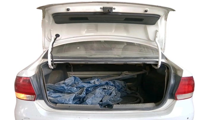 2011 Volkswagen Vento HIGHLINE DIESEL 1.6, Diesel, Manual, 1,28,406 km, exterior