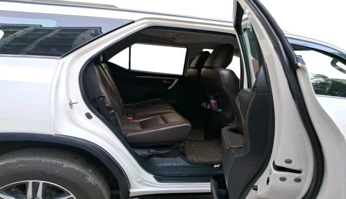 2017 Toyota Fortuner 2.8 4X2 AT, Diesel, Automatic, 1,13,046 km, interior