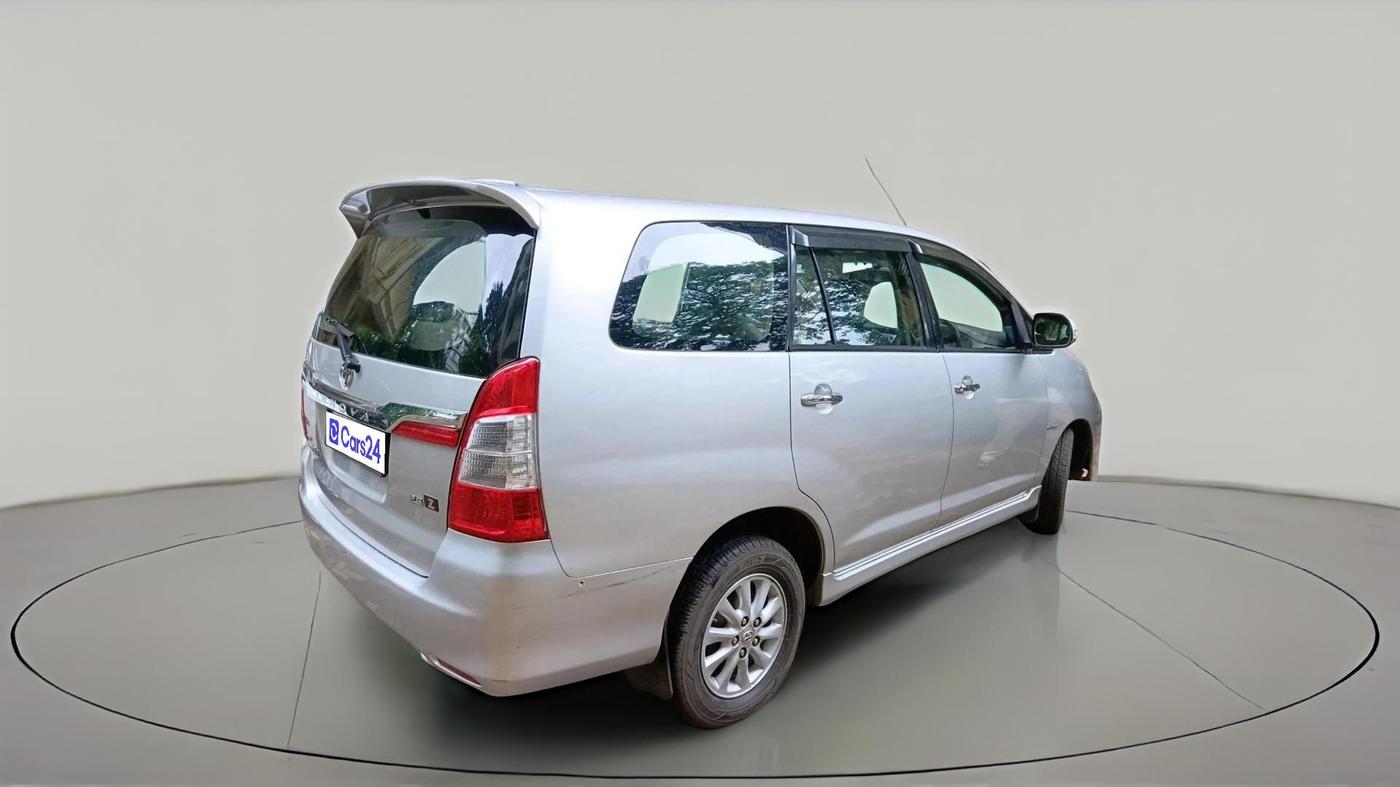 2014 Toyota Innova 2.5 ZX 7 STR, Diesel, Manual, 1,54,687 km, exterior