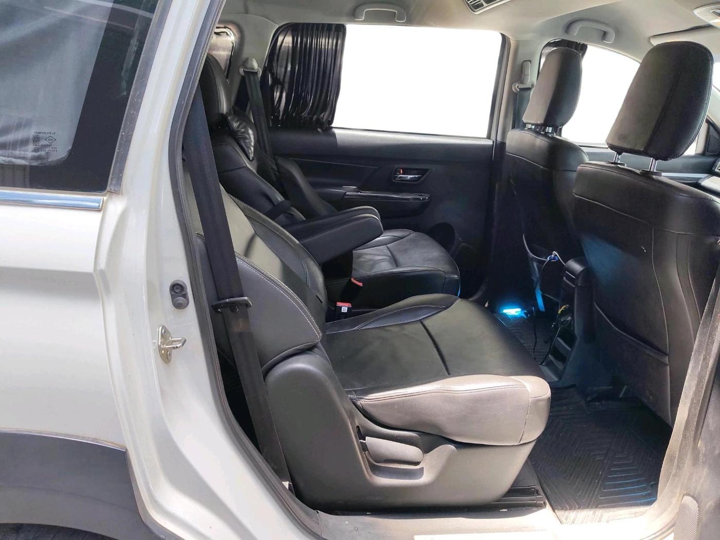 2022 Maruti XL6 ALPHA AT, Petrol, Automatic, 1,00,577 km, interior