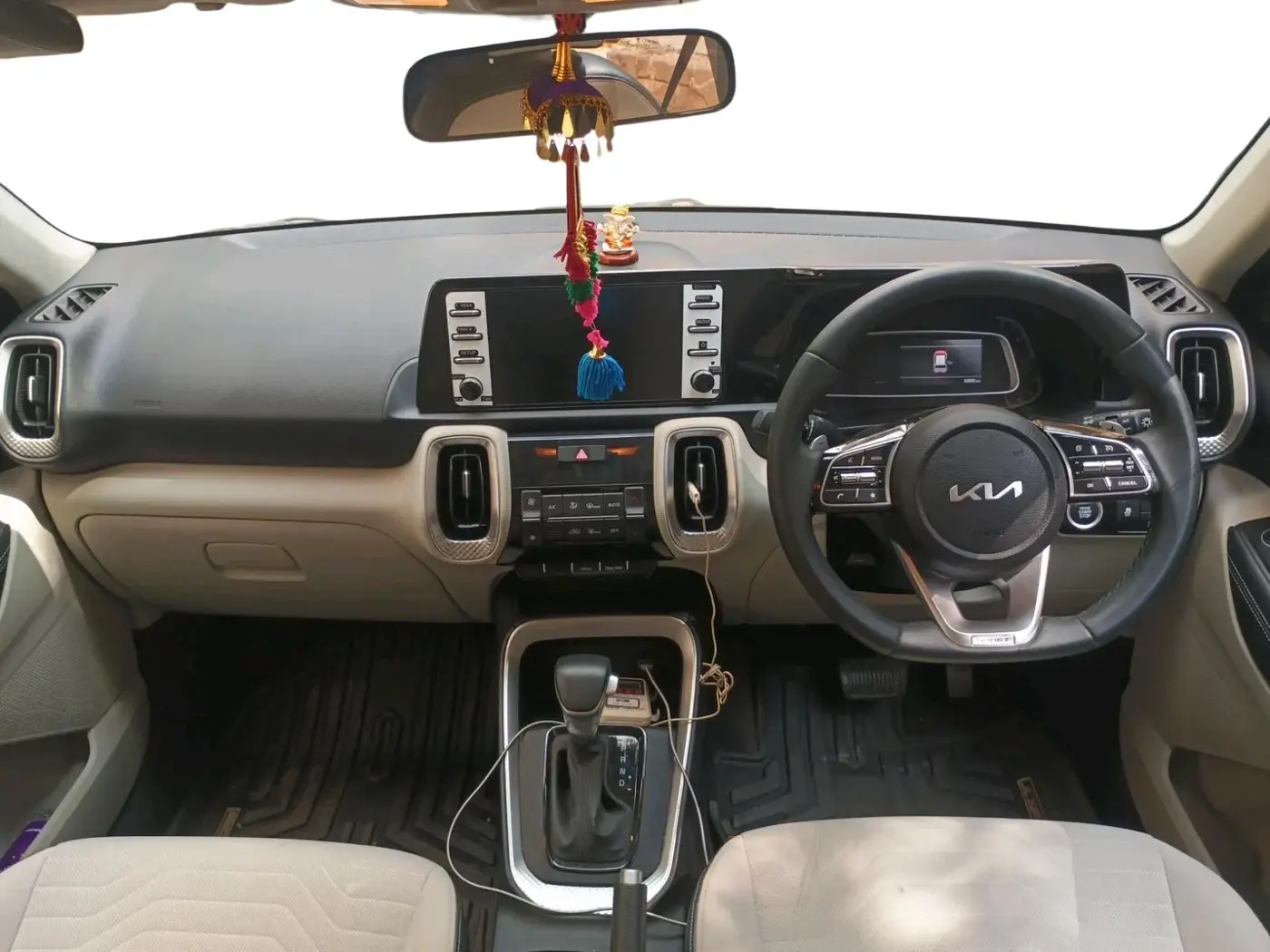 2023 KIA SONET HTX 1.0 DCT, Petrol, Automatic, 7,000 km, interior