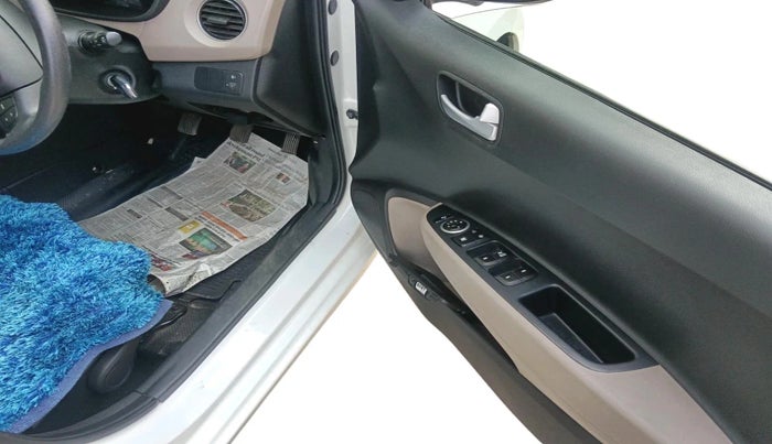 2016 Hyundai Xcent S 1.2, Petrol, Manual, 18,330 km, interior