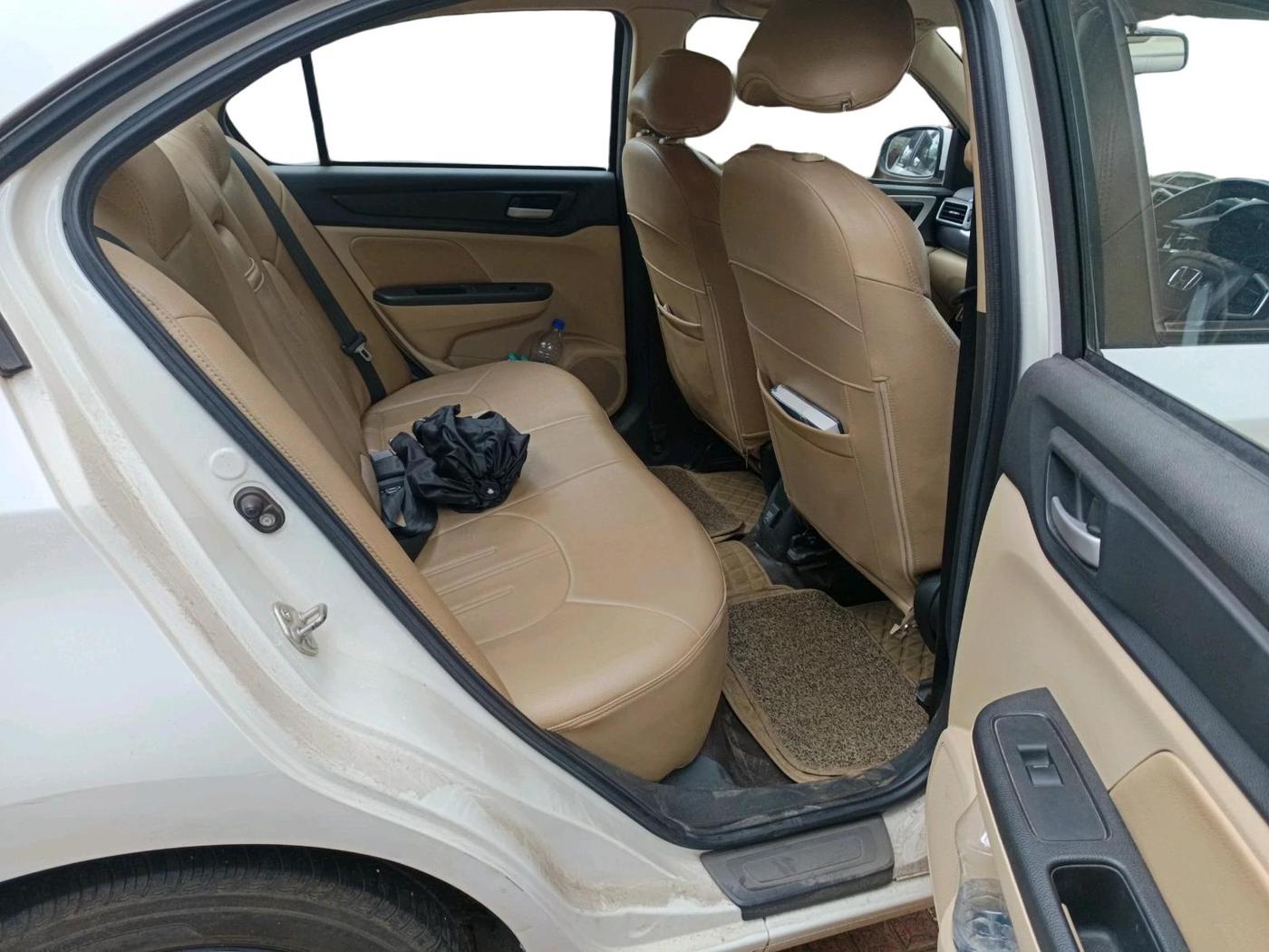 2022 Honda Amaze 1.2L I-VTEC VX CVT, Petrol, Automatic, 27,347 km, interior